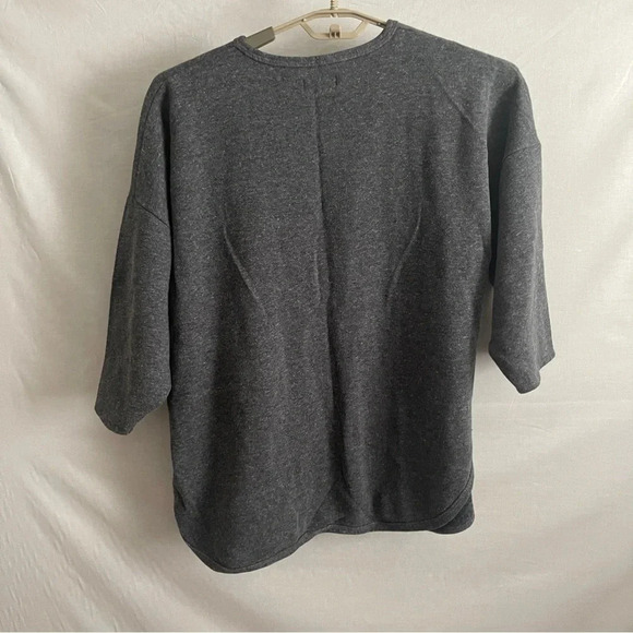 3/4 sleeve “this is no ordinary housewife” sweatshirt size L/XL - Picture 9 of 13